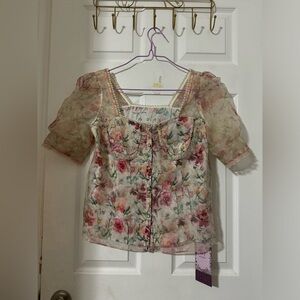 Floral top brand new never worn